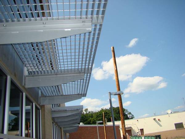 Steel Grating Sun Shade Panels can Regulate Heat and Keep Ventilated